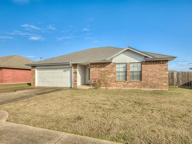 1924 Parkside Drive, Moore, OK 73160