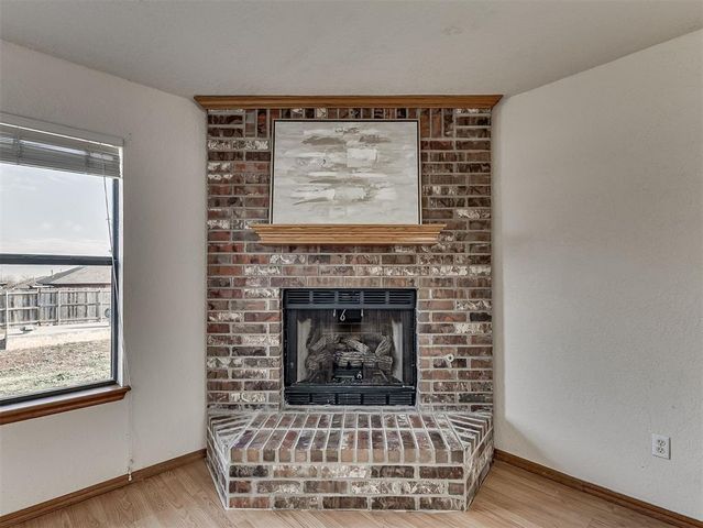 1924 Parkside Drive, Moore, OK 73160