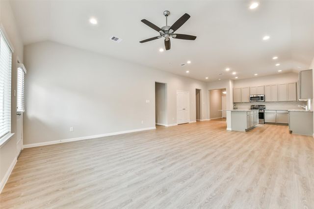 3911 Sugardale Street, Baytown, TX 77521