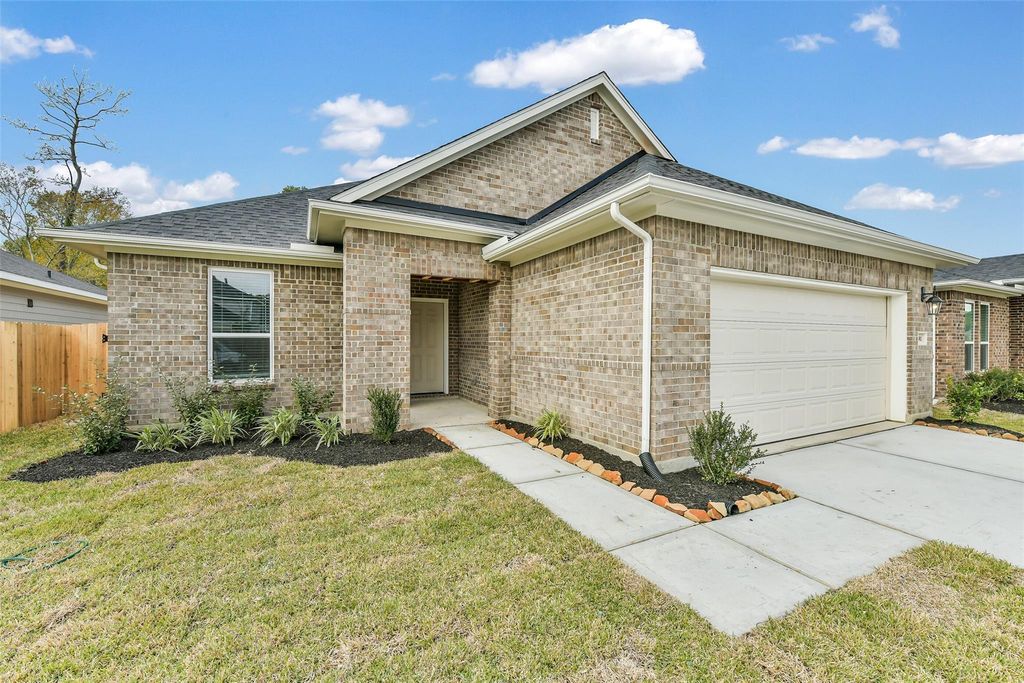 3911 Sugardale Street, Baytown, TX 77521