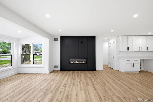 2486 Lafay Drive, West Bloomfield, MI 48324