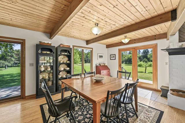 S48W34444 Rue Chantilly, Dousman, WI 53118