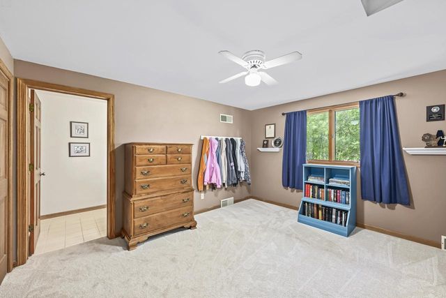 S48W34444 Rue Chantilly, Dousman, WI 53118