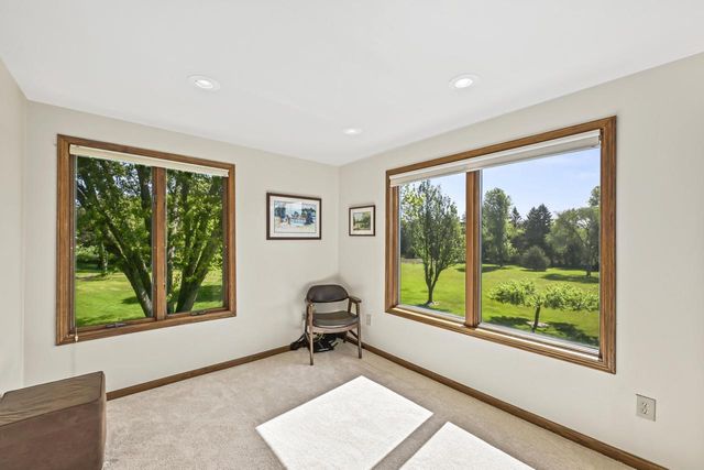 S48W34444 Rue Chantilly, Dousman, WI 53118