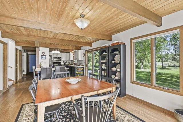 S48W34444 Rue Chantilly, Dousman, WI 53118