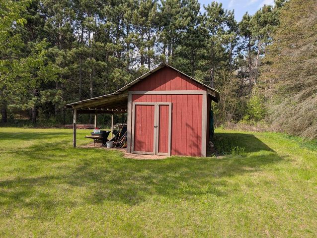 S48W34444 Rue Chantilly, Dousman, WI 53118