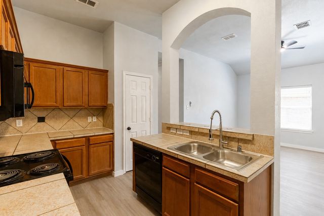 1312 Piedmont Drive, Mansfield, TX 76063