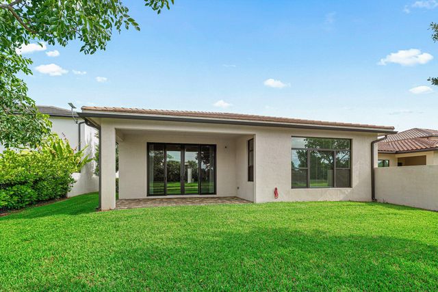 8907 Grand Prix Lane, Boynton Beach, FL 33472