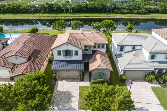 8907 Grand Prix Lane, Boynton Beach, FL 33472