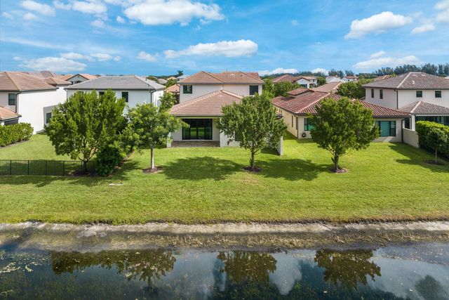 8907 Grand Prix Lane, Boynton Beach, FL 33472