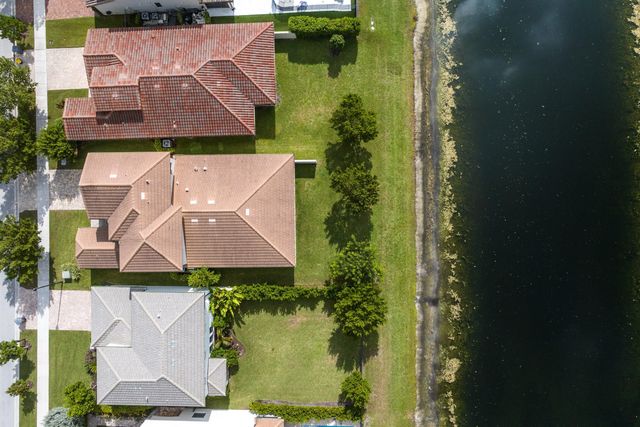 8907 Grand Prix Lane, Boynton Beach, FL 33472