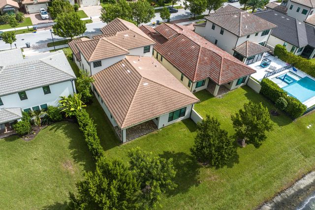 8907 Grand Prix Lane, Boynton Beach, FL 33472