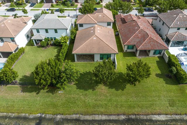 8907 Grand Prix Lane, Boynton Beach, FL 33472