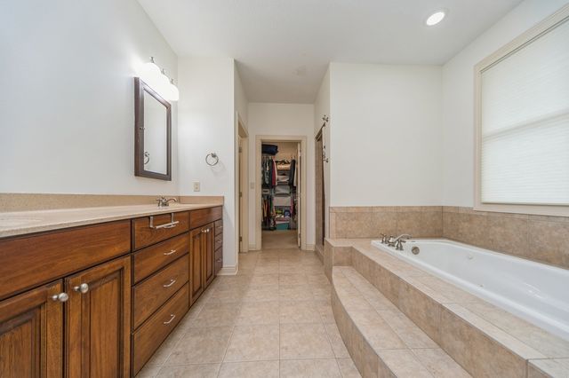 9289 Winterberry Court, West Des Moines, IA 50266