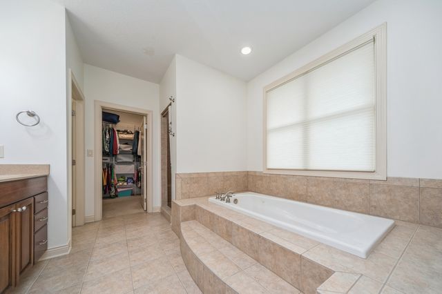 9289 Winterberry Court, West Des Moines, IA 50266