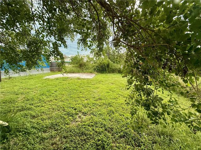 2426 Avenue C, Ingleside, TX 78362