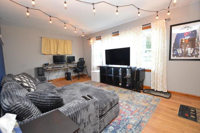 2235 W Tripoli AVENUE, Milwaukee, WI 53221