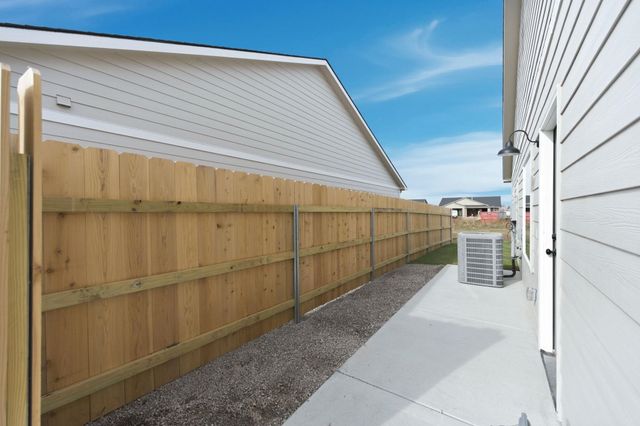 16914 W Kashmir St, Goddard, KS 67052