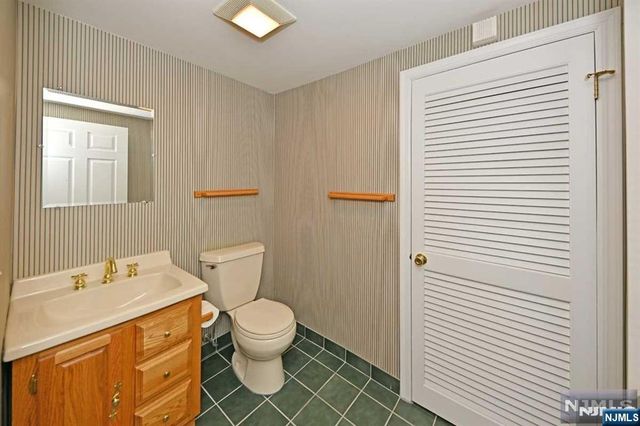 68 Peach Hill Court, Ramsey, NJ 07446