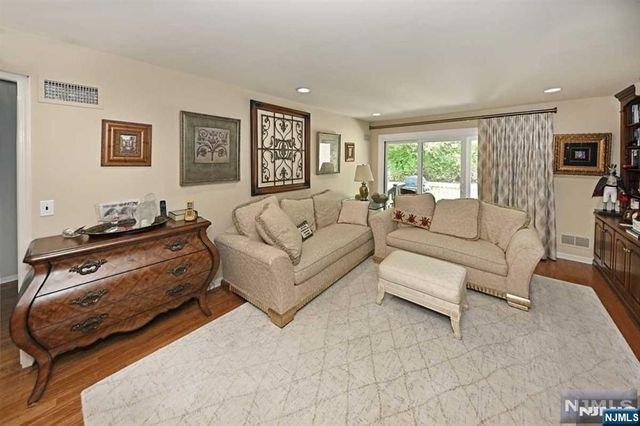 68 Peach Hill Court, Ramsey, NJ 07446