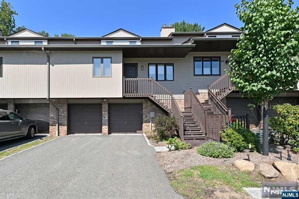 68 Peach Hill Court, Ramsey, NJ 07446