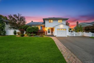 19 Summit Street, Hicksville, NY 11801