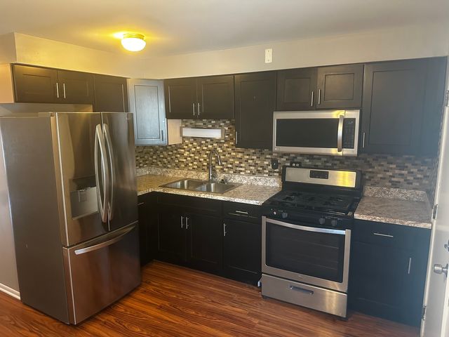 1301 E 75th Street B, Chicago, IL 60619