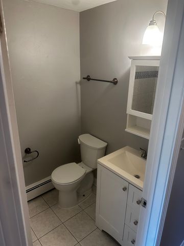 1301 E 75th Street B, Chicago, IL 60619