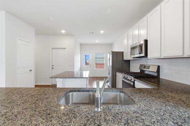 141 Everglades DR, Kyle, TX 78640