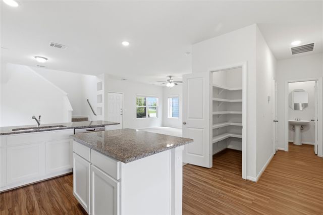 141 Everglades DR, Kyle, TX 78640