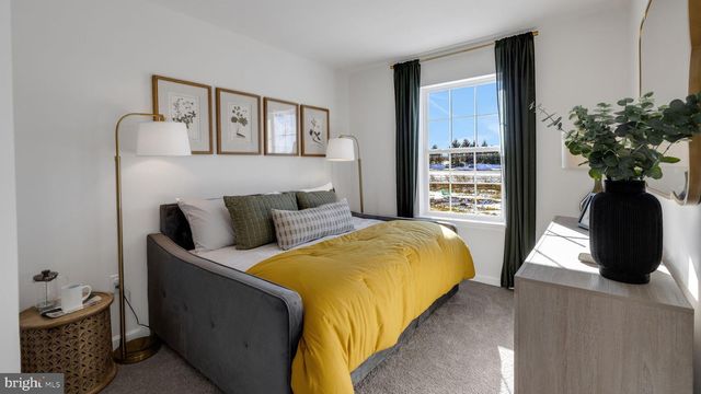 207 INDEPENDENCE COURT, Sellersville, PA 18960