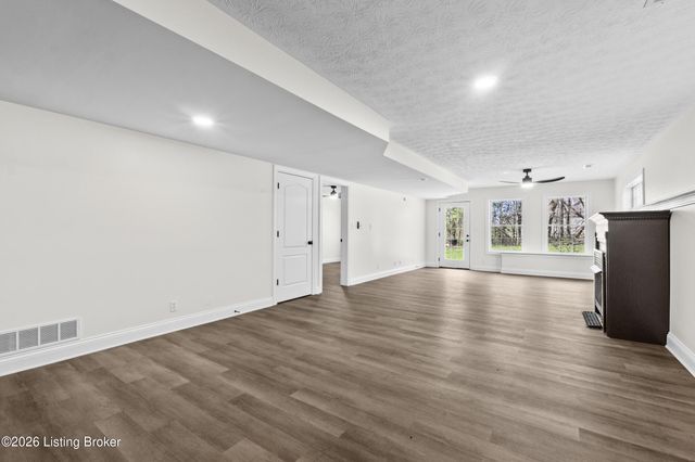 3107 Salt Lick Rd, Crestwood, KY 40014