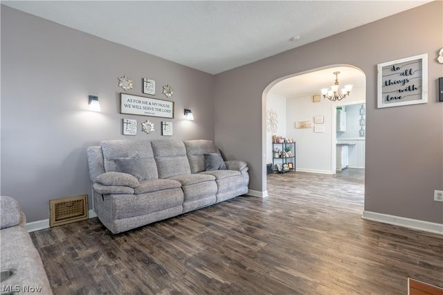 350 Lindy Lane Avenue NW, North Canton, OH 44720