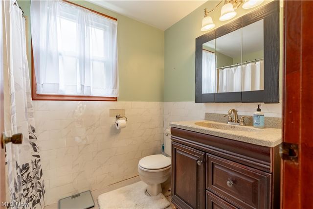 350 Lindy Lane Avenue NW, North Canton, OH 44720