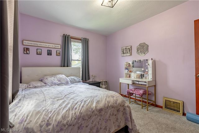 350 Lindy Lane Avenue NW, North Canton, OH 44720