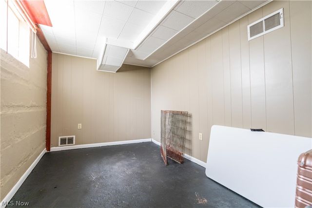 350 Lindy Lane Avenue NW, North Canton, OH 44720