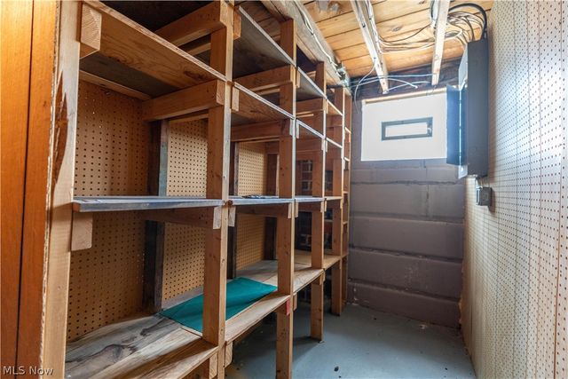 350 Lindy Lane Avenue NW, North Canton, OH 44720