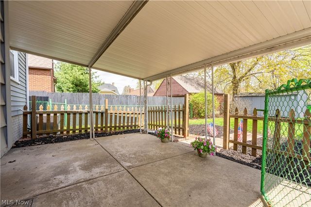 350 Lindy Lane Avenue NW, North Canton, OH 44720