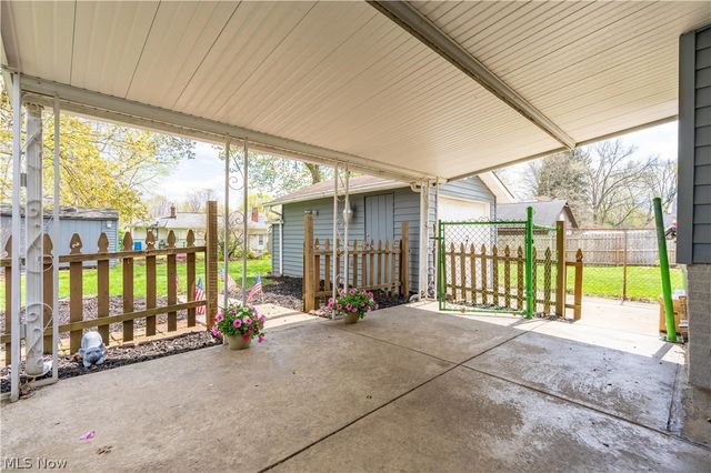 350 Lindy Lane Avenue NW, North Canton, OH 44720