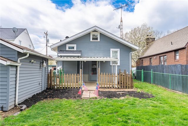 350 Lindy Lane Avenue NW, North Canton, OH 44720