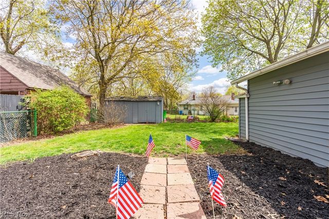 350 Lindy Lane Avenue NW, North Canton, OH 44720