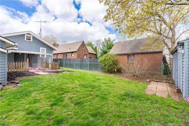 350 Lindy Lane Avenue NW, North Canton, OH 44720