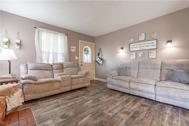 350 Lindy Lane Avenue NW, North Canton, OH 44720