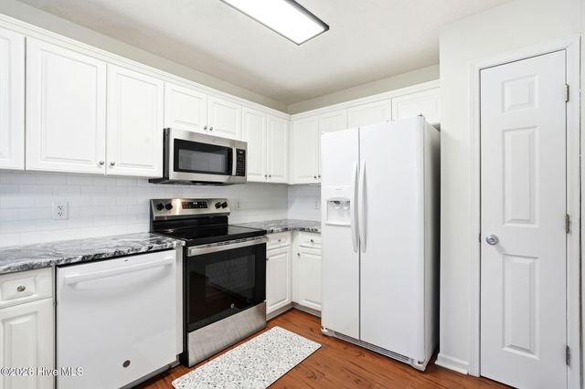 625 Spencer Farlow Drive 30, Carolina Beach, NC 28428