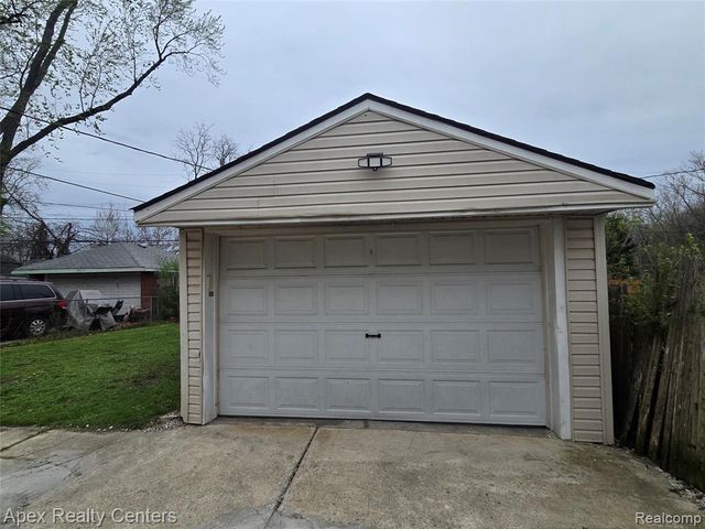 6320 Saint Marys Street, Detroit, MI 48228