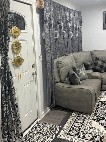 6320 Saint Marys Street, Detroit, MI 48228