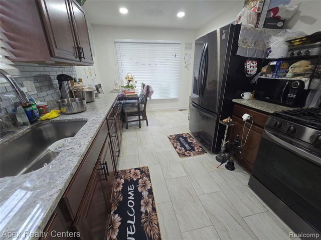 6320 Saint Marys Street, Detroit, MI 48228