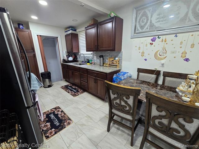 6320 Saint Marys Street, Detroit, MI 48228