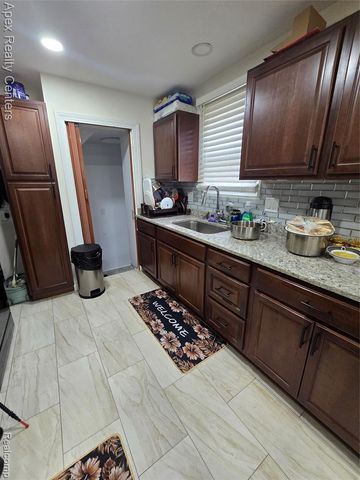 6320 Saint Marys Street, Detroit, MI 48228