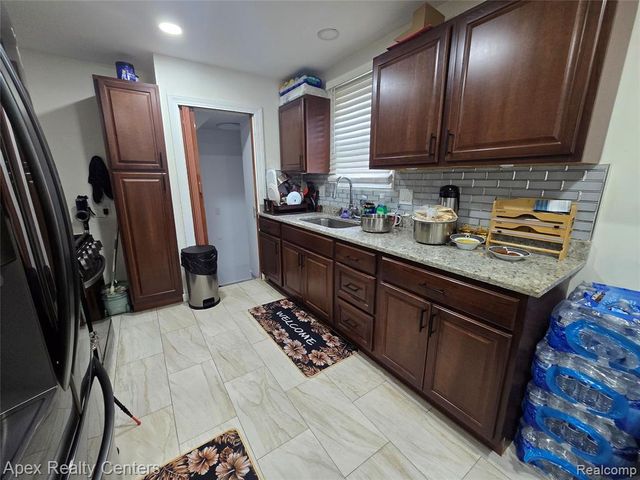 6320 Saint Marys Street, Detroit, MI 48228